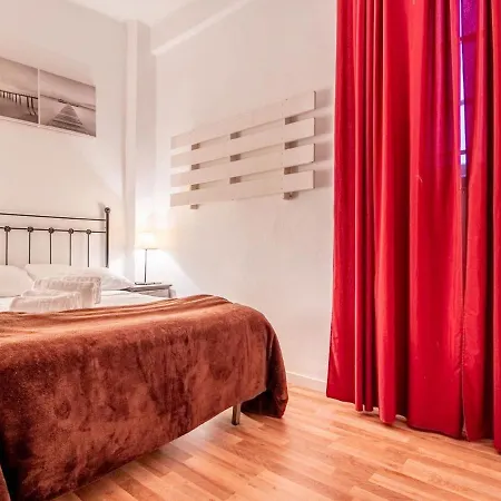 Recaredo Apartment *
